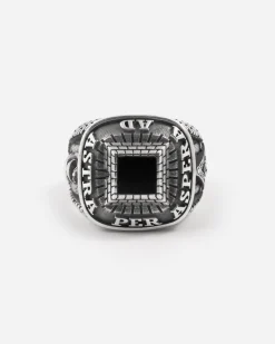 ANELLO CELEBRATIVO MASSONICO AD ASTRA IN ARGENTO CON PIETRA NERA