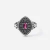 ANELLO CHEVALIER MARQUISE DECORATO BONNIE IN ARGENTO CON PIETRA ROSSA