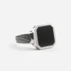 ANELLO CHEVALIER QUADRATO PARTICLE CON TEXTURE BORCHIE IN ARGENTO E PIETRA ONICE PIATTA