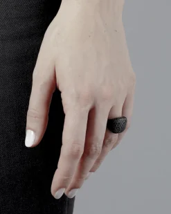 ANELLO CHEVALIER QUADRATO NERO CON BRILLANTI