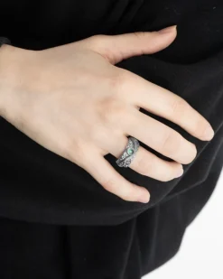 ANELLO FASCIA SERPENTE IN ARGENTO CON PIETRE VERDI
