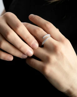 ANELLO PUNTINATO LIGHT STRING CON BRILLANTI